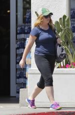 AMY POEHLER Shopping at Bristol Farms in West Hollywood 04/23/2017