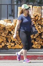 AMY POEHLER Shopping at Bristol Farms in West Hollywood 04/23/2017