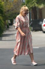BUSY PHILIPPS Out for Lunch at Mauro