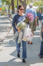COURTENEY COX Shopping at Los Angeles Farmers Market 04/08/2017