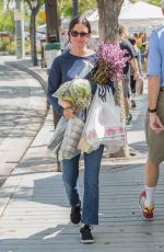 COURTENEY COX Shopping at Los Angeles Farmers Market 04/08/2017