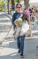 COURTENEY COX Shopping at Los Angeles Farmers Market 04/08/2017