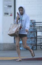 ELISABETTA CANALIS Shoping at Bristol Farms in Los Angeles 04/15/2017