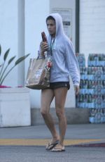 ELISABETTA CANALIS Shoping at Bristol Farms in Los Angeles 04/15/2017