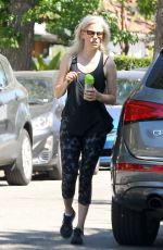 ELIZABETH BANKS Out Hikinig in Los Angeles 04/29/2017