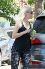 ELIZABETH BANKS Out Hikinig in Los Angeles 04/29/2017