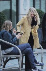 ELSA HOSK and Tom Daly on a bench in New York 04/09/2017