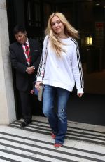 FEARNE COTTON Arrives at BBC Radio Studios in London 04/12/2017