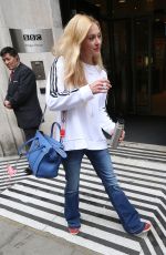FEARNE COTTON Arrives at BBC Radio Studios in London 04/12/2017