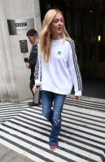 FEARNE COTTON Arrives at BBC Radio Studios in London 04/12/2017
