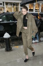 GIGI HADID Arrives at Her Apartment in New York 04/25/2017