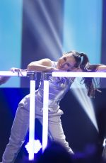 HAILEE STEINFELD Performs at 2017 Radio Disney Music Awards 04/29/2017