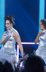 HAILEE STEINFELD Performs at 2017 Radio Disney Music Awards 04/29/2017