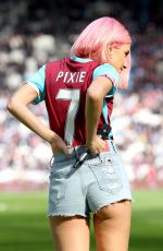 PIXIE LOTT Performs at West Ham vs Everton Football Match Half Time in London 04/22/2017