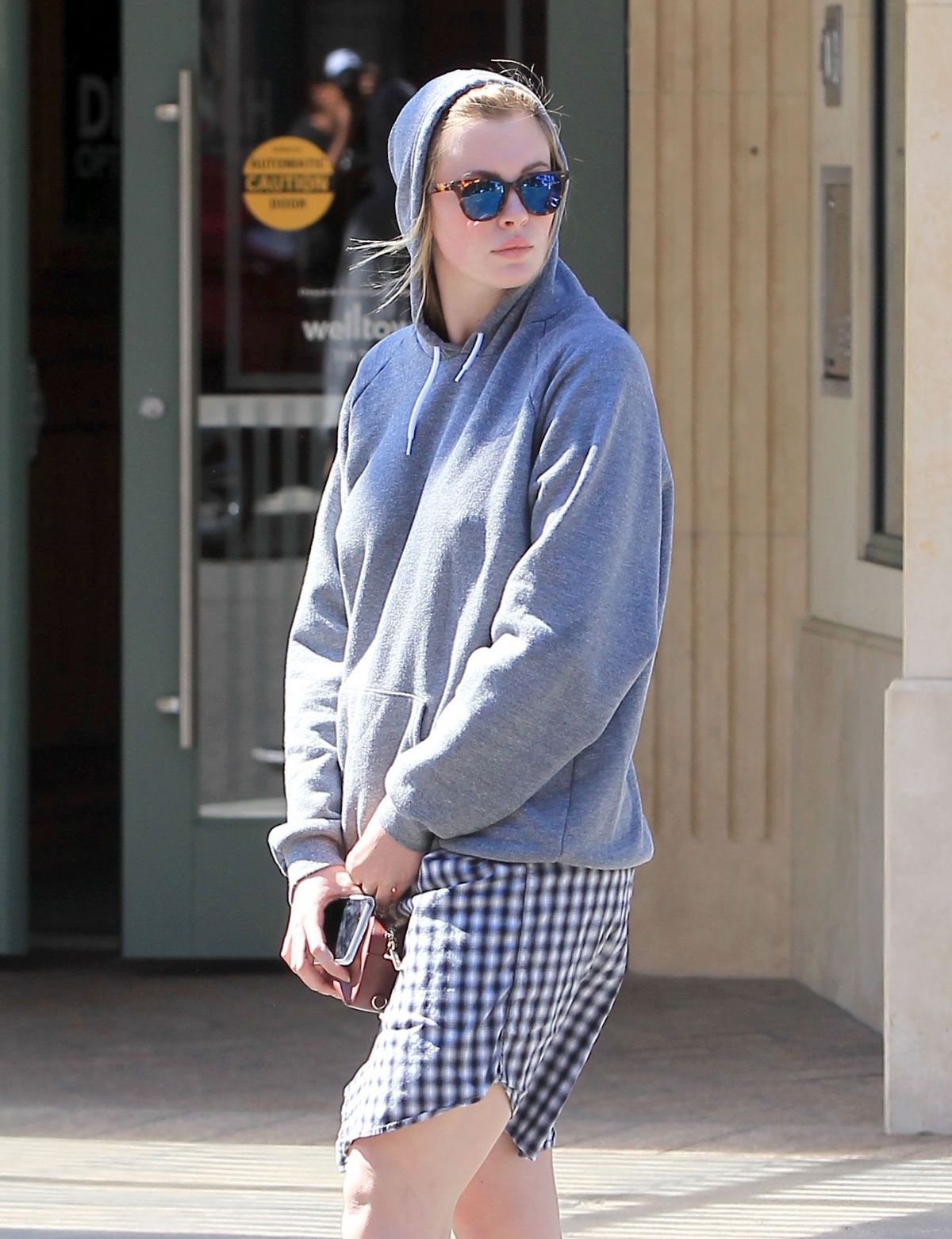 IRELAND BALDWIN Out and About in Los Angeles 03/31/2017 IRELAND BALDWIN Out and About in Los Angeles 03/31/2017