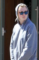 IRELAND BALDWIN Out and About in Los Angeles 03/31/2017