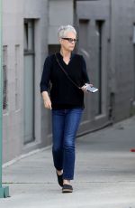 JAMIE LEE CURTIS Out and About in Beverly Hills 04/10/2017