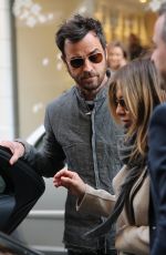 JENNIFER ANISTON Leaves Dries Van Noten