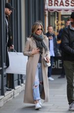 JENNIFER ANISTON Leaves Dries Van Noten