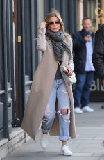JENNIFER ANISTON Leaves Dries Van Noten
