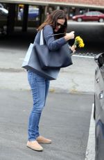 JENNIFER GARNER in Jeans Out in Pacific Palisades 04/17/2017