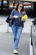 JENNIFER GARNER in Jeans Out in Pacific Palisades 04/17/2017