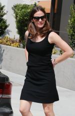 JENNIFER GARNER Leaves a Hair Salon in Brentwood 04/11/2017