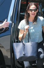 JENNIFER GARNER Out and About in Los Angeles 04/23/2017