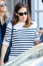 JENNIFER GARNER Out in Los Angeles 04/28/2017
