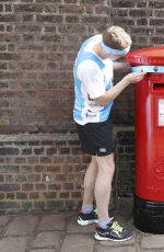 KATE MIDDLETON Decorates Kensington Palace Mailbox in London 04/19/2017