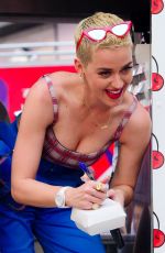 KATY PERRY Promotes Her New Song 