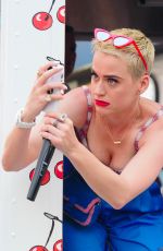 KATY PERRY Promotes Her New Song 