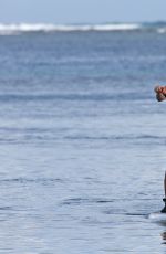 KENDRA WILKINSON Paddle Boarding on Vacation in Hawaii, April 2017