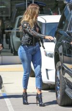 KHLOE KARDASHIAN in Tight Jeans Oout for Lunch in Los Angeles 03/31/2017