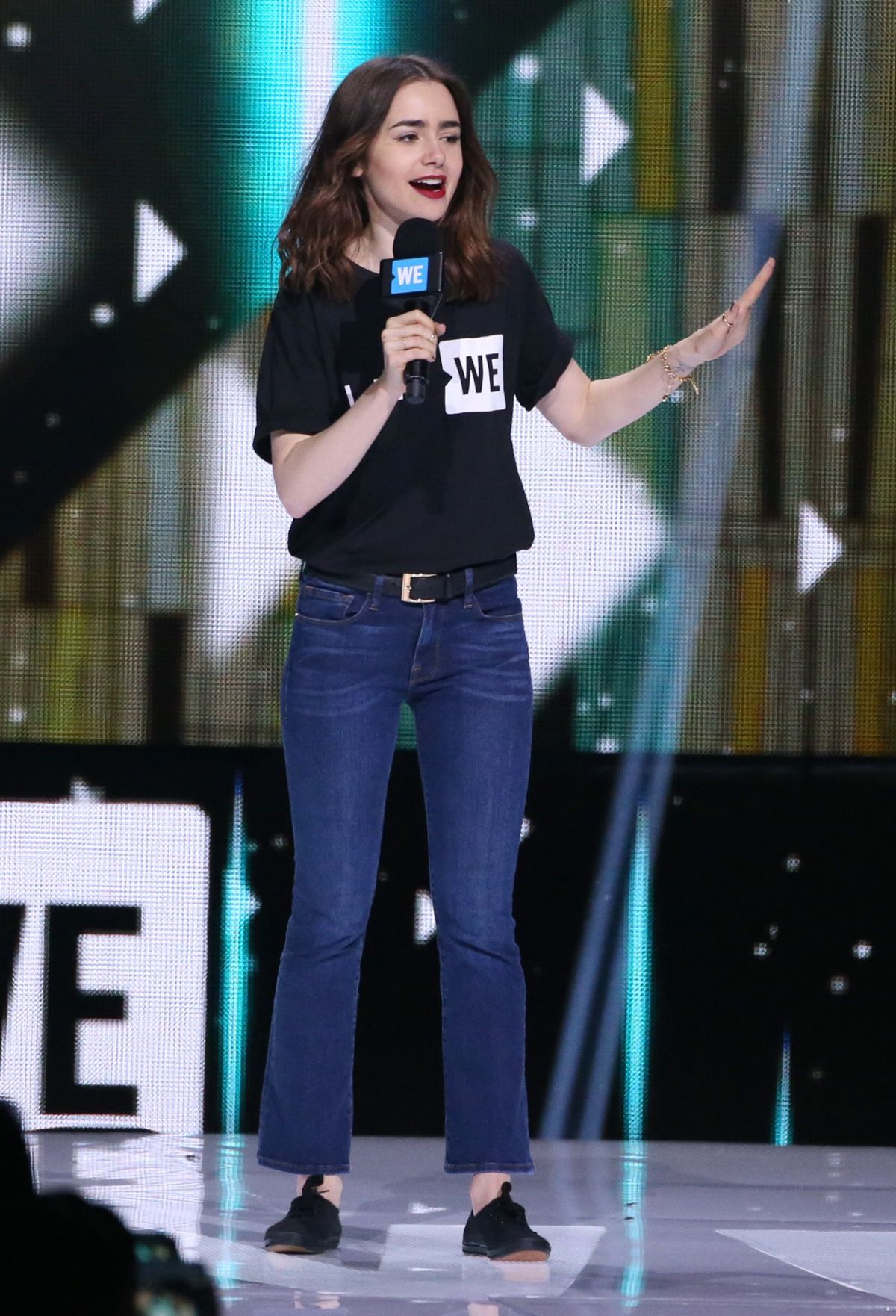 LILY COLLINS Performs at WE Day California in Los Angeles 04/27/2017 LILY COLLINS Performs at WE Day California in Los Angeles 04/27/2017