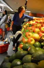 LUANN DE LESSEPS Shoping Groceries at Morton Village Supermarket in New York 04/10/2017