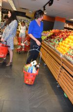 LUANN DE LESSEPS Shoping Groceries at Morton Village Supermarket in New York 04/10/2017