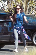 MEGAN FOX Shopping for Gocery in Malibu 04/02/2017