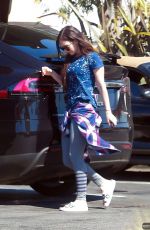 MEGAN FOX Shopping for Gocery in Malibu 04/02/2017