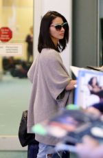 OLIVIA MUNN at Vancouver International Airport 04/17/2017