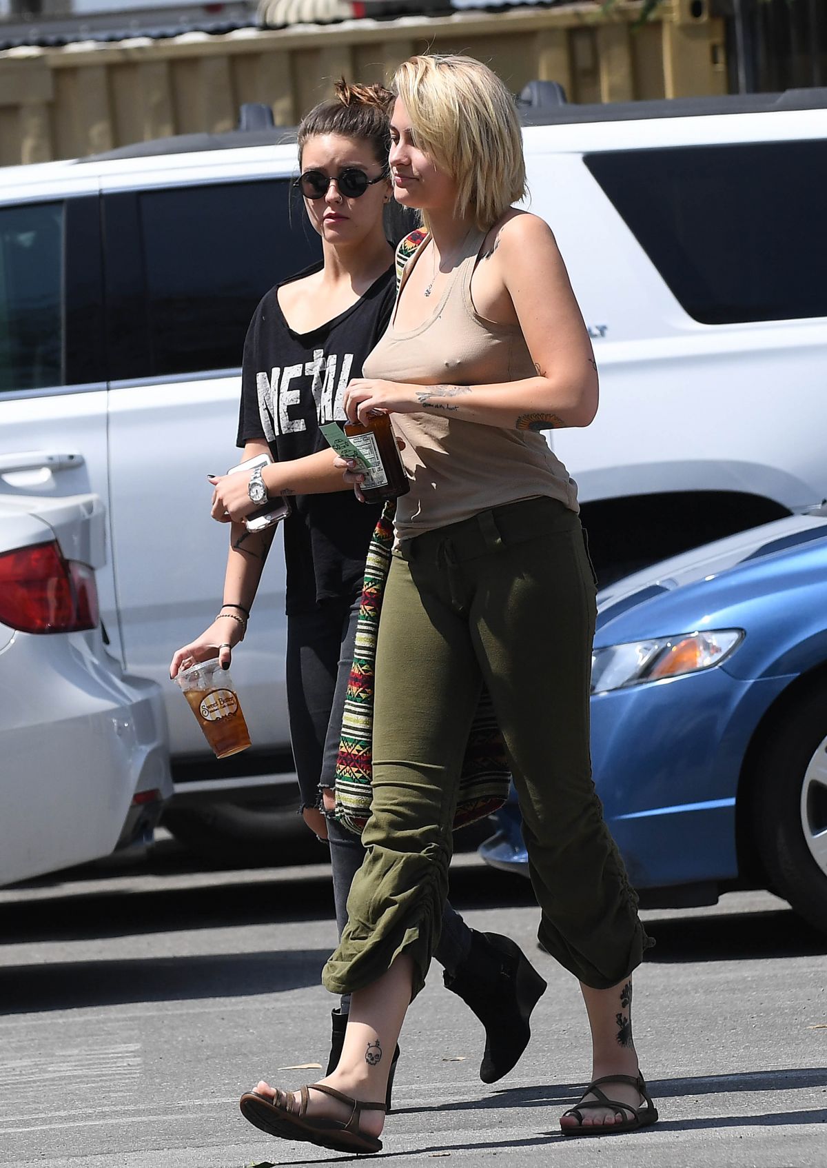 paris-jackson-out-shopping-in-los-angeles-04-03-2017_5.