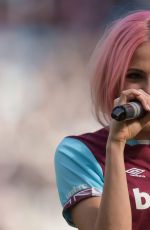 PIXIE LOTT Performs at West Ham vs Everton Football Match Half Time in London 04/22/2017