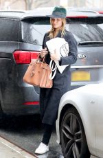 Pregnant ROSIE HUNTINGRON-WHITELEY Shopping at ABC Carpet & Home Store in New York 04/06/2017