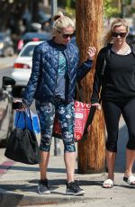 REESE WITHERSPOON Heading to a Yoga Class in Brentwood 04/10/2017