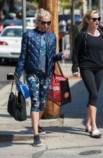 REESE WITHERSPOON Heading to a Yoga Class in Brentwood 04/10/2017