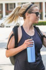 REESE WITHERSPOON Leaves a Gym in Los Angeles 04/11/2017