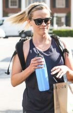 REESE WITHERSPOON Leaves a Gym in Los Angeles 04/11/2017