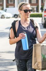 REESE WITHERSPOON Leaves a Gym in Los Angeles 04/11/2017
