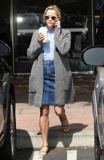 REESE WITHERSPOON Leaves a Starbucks in Brentwood 04/07/2017