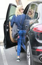REESE WITHERSPOON Leaves Burn 60 in Brentwood 04/13/2017